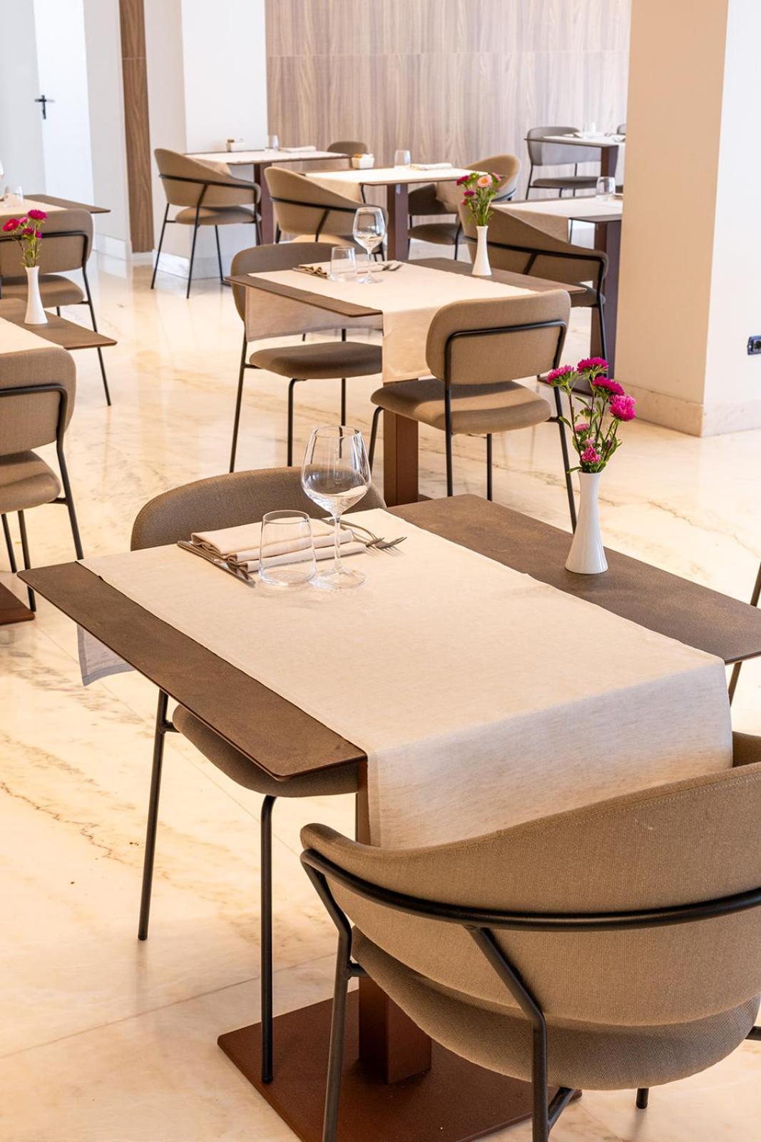 Giussano Hotel Habitat מראה חיצוני תמונה