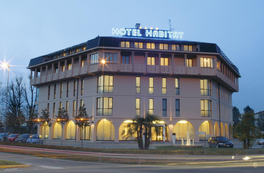 Giussano Hotel Habitat מראה חיצוני תמונה